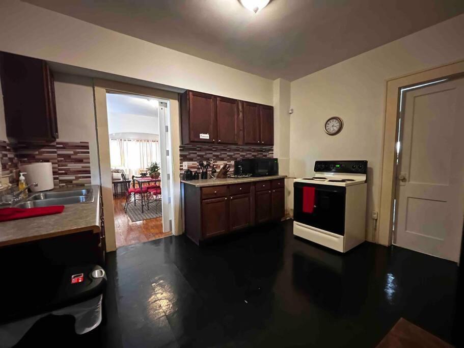 Comfortable 2-Bdrm Spacious Home With Wifi & Patio Indianapolis Exteriör bild
