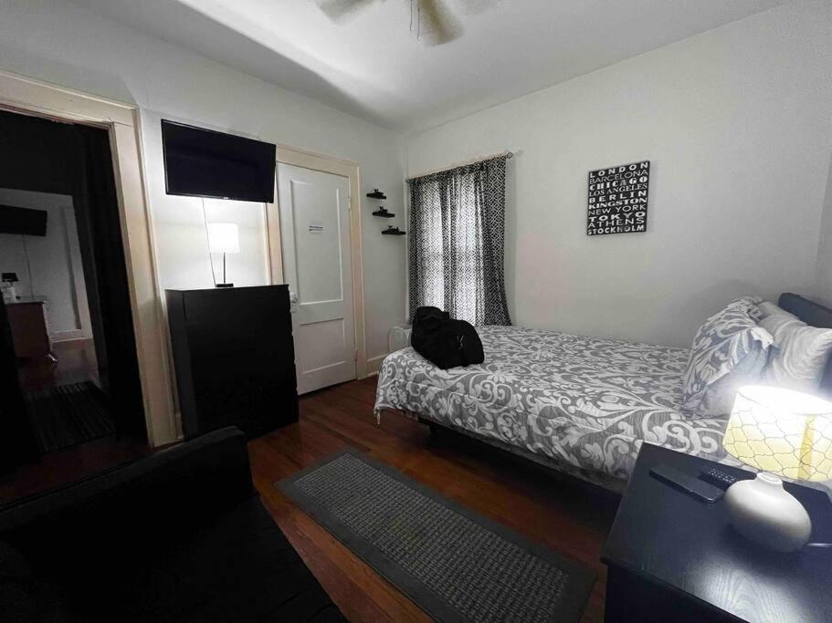 Comfortable 2-Bdrm Spacious Home With Wifi & Patio Indianapolis Exteriör bild