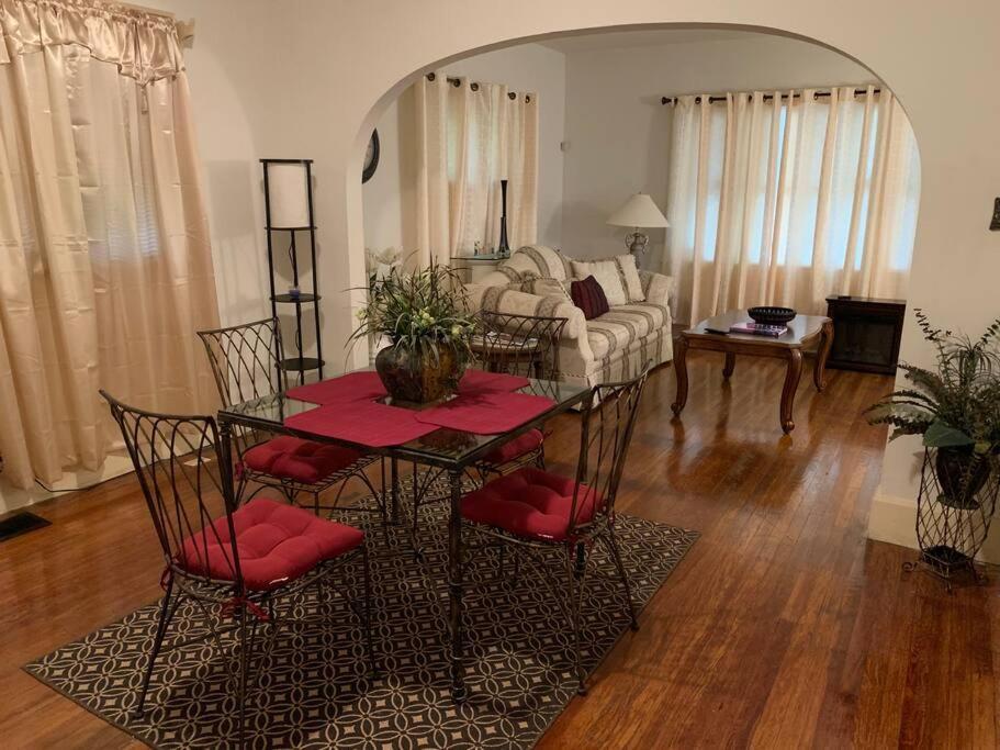 Comfortable 2-Bdrm Spacious Home With Wifi & Patio Indianapolis Exteriör bild