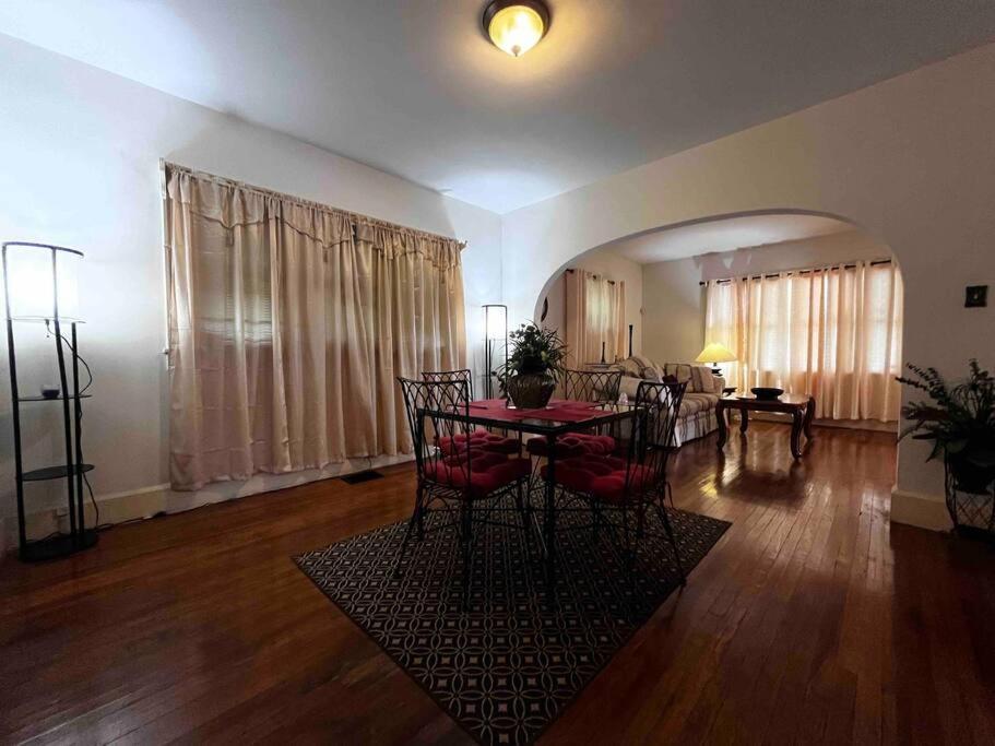 Comfortable 2-Bdrm Spacious Home With Wifi & Patio Indianapolis Exteriör bild