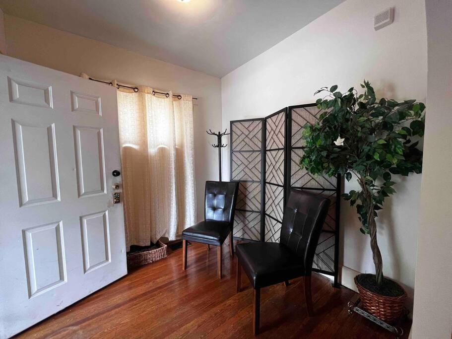 Comfortable 2-Bdrm Spacious Home With Wifi & Patio Indianapolis Exteriör bild